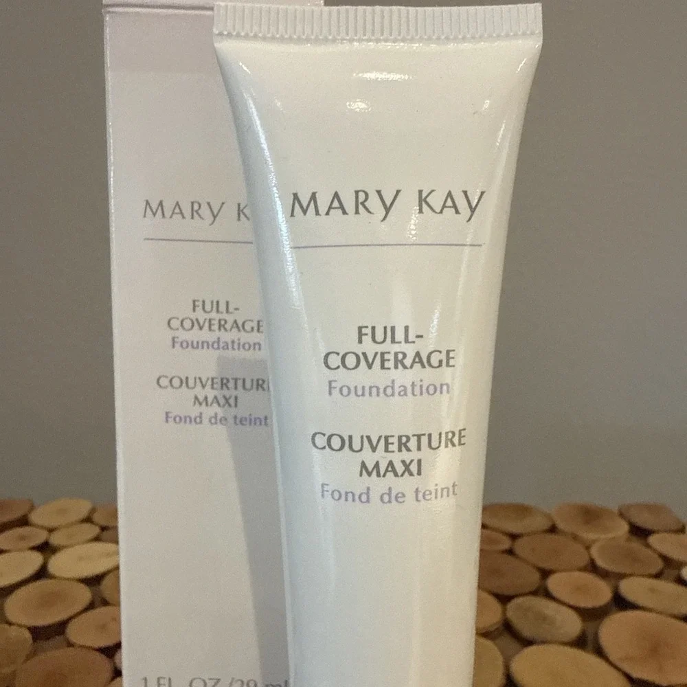 Mary Kay Full Coverage Foundation IVORY 202 - Gray‎ Cap # 368500 Normal To Dry